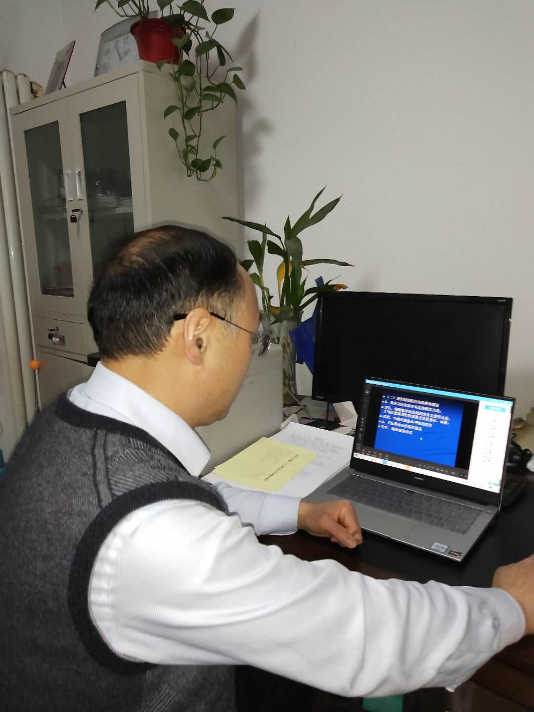 程宁老师在上示范课