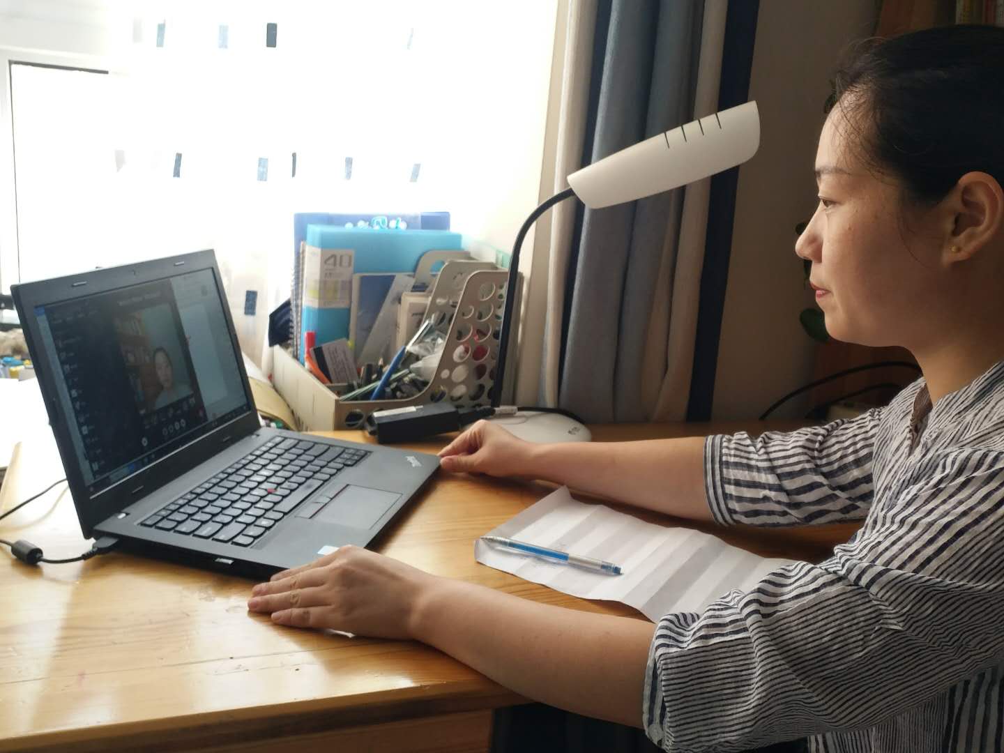分团委书记张彩虹召开主题班会